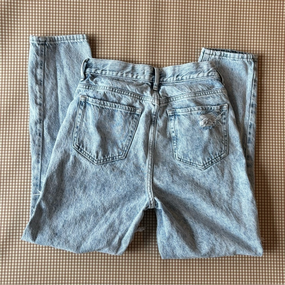 Pacsun‎ distressed light wash jeans. Size 26